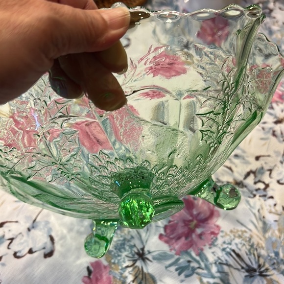 Stag & Holly Green FENTON 10" Round 3-Toed Crimped Uranium Glass Bowl - Picture 7 of 13